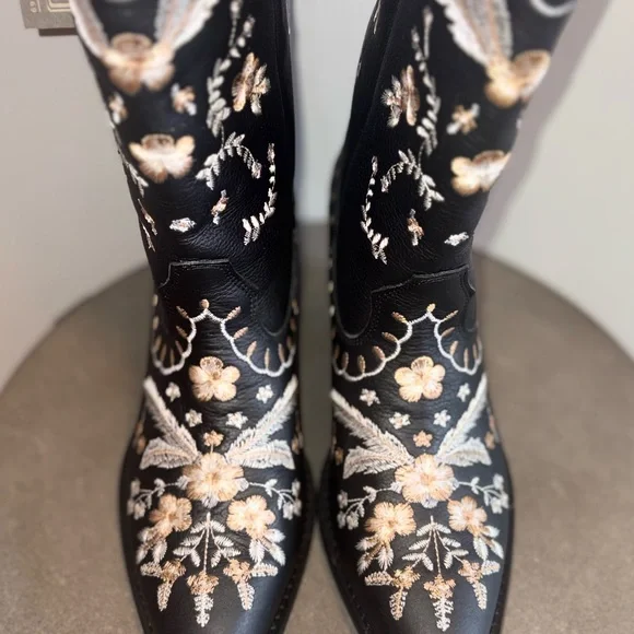 Dingo Black and White Embroidered Heeled Boots - Picture 4 of 13